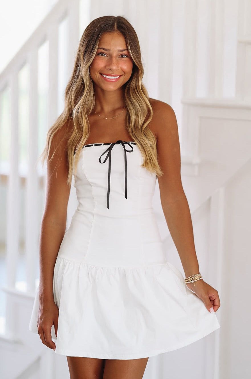 Crowd Favorite Mini Dress - White and Black - Small Crowd Favorite Mini Dress - White and Black - Small