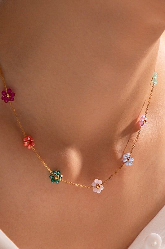 Tiny Flowers Necklace - Gold – Hazel & Olive