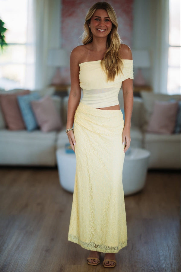 HAZEL & OLIVE CM6094DB20 Magical Moments Lace Maxi Dress - Butter Yellow