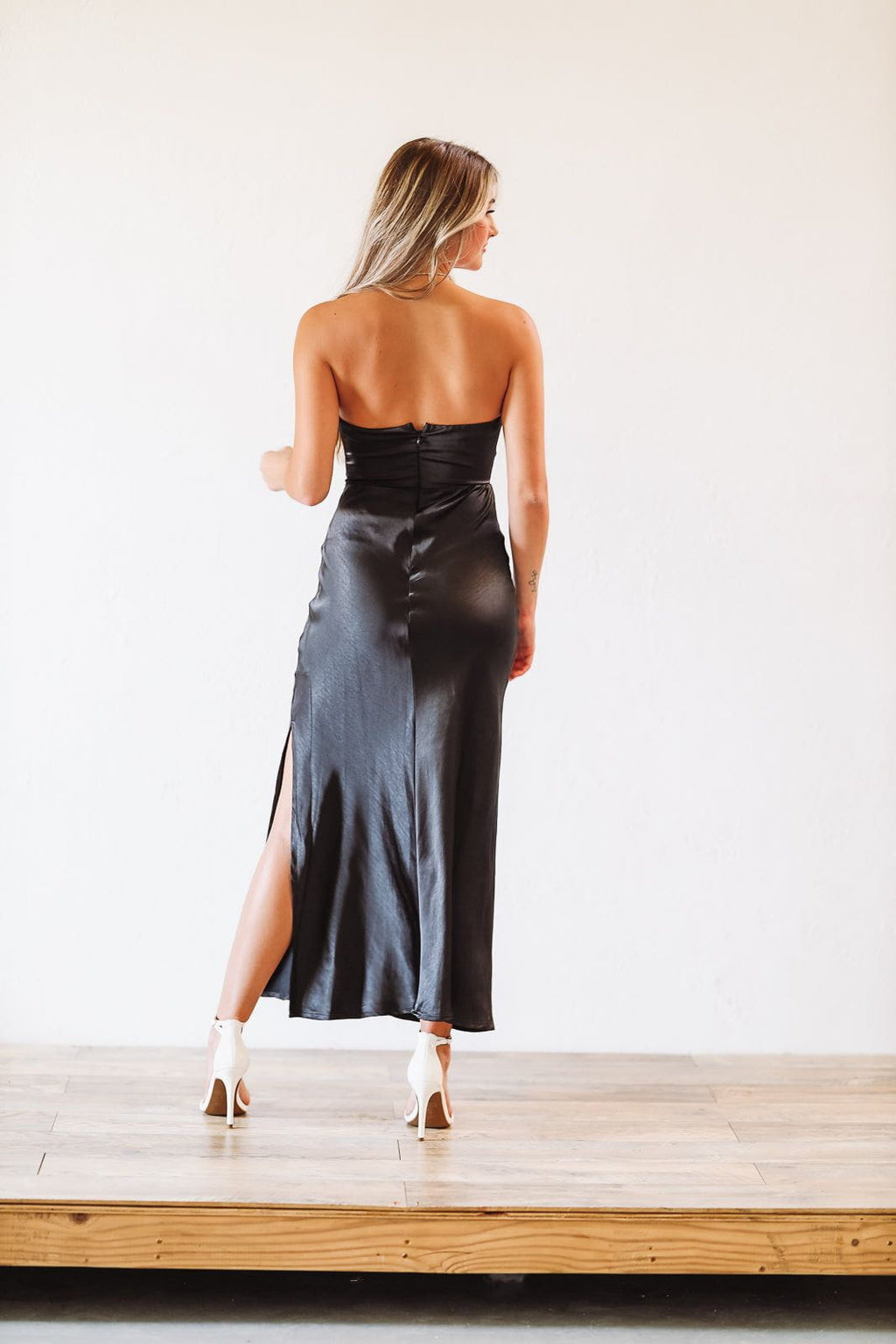 HAZEL & OLIVE Fashionably Late Satin Midi Dress - Black