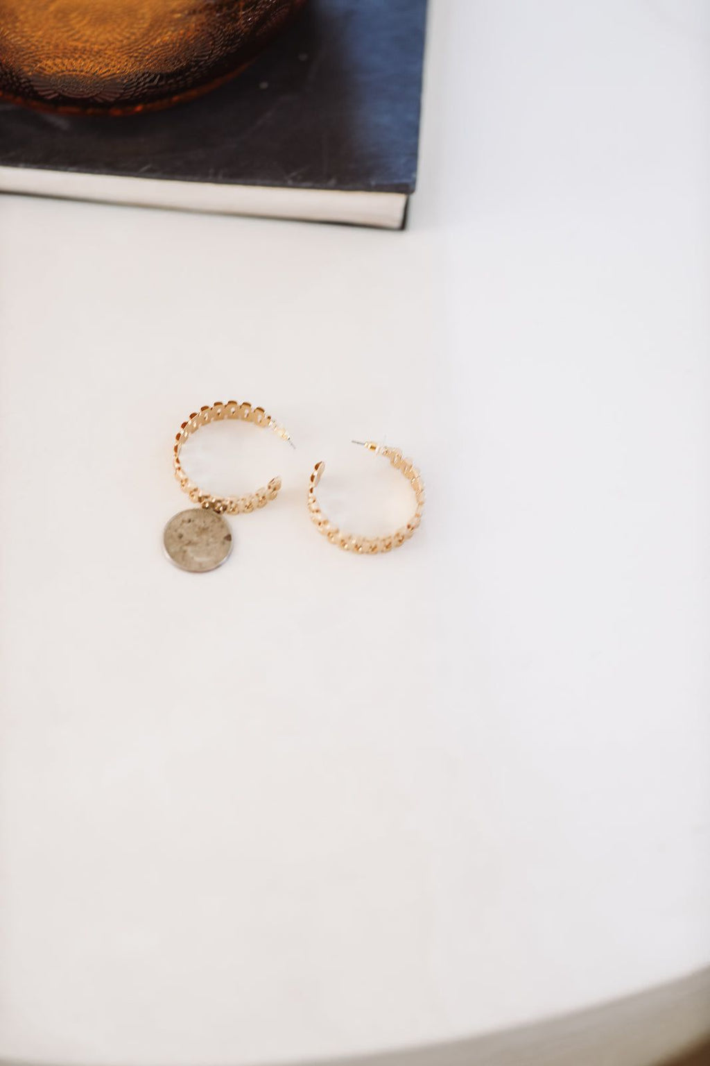 HAZEL & OLIVE Linked Ribbon Earrings  - Gold
