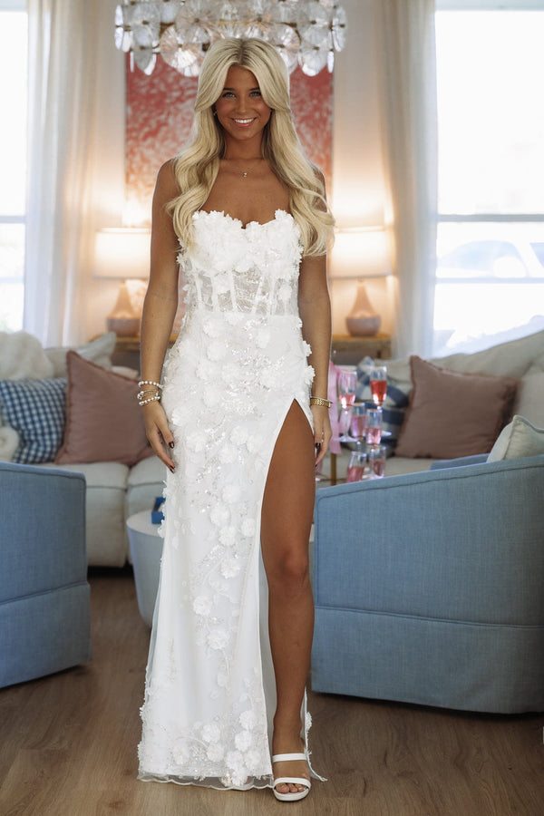 HAZEL & OLIVE This Very Moment Maxi Dress - White