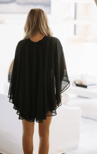 IBT36695 Dramatic Entrance Cape - Black